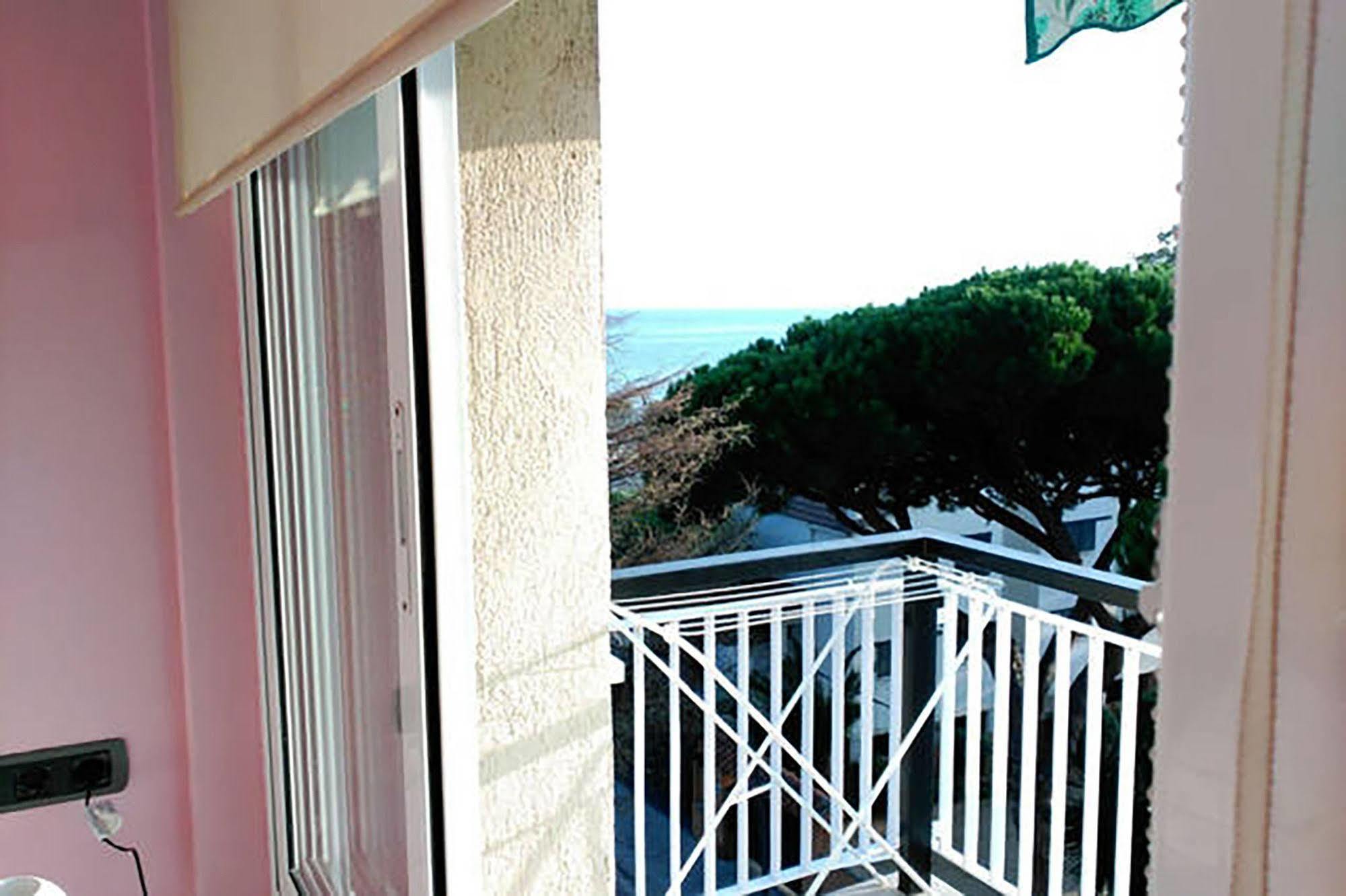 Apartment Llavaneres I Sant Andreu de Llavaneres Buitenkant foto